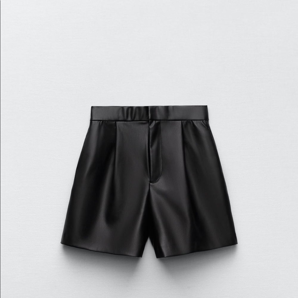 Pleated faux leather shorts